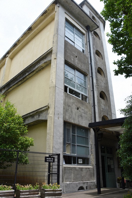旧城山国民学校校舎=長崎市城山町で2016年6月、大平明日香撮影