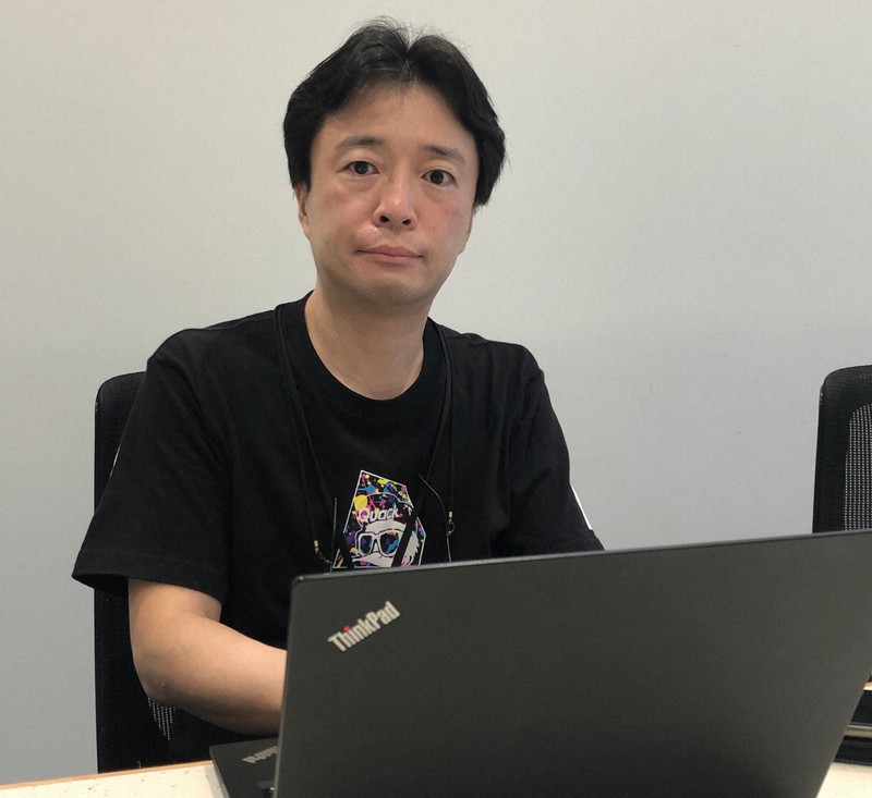 ネットリテラシーを広める講演活動をするグリー社員の小木曽健さん=東京都港区で、野村房代撮影