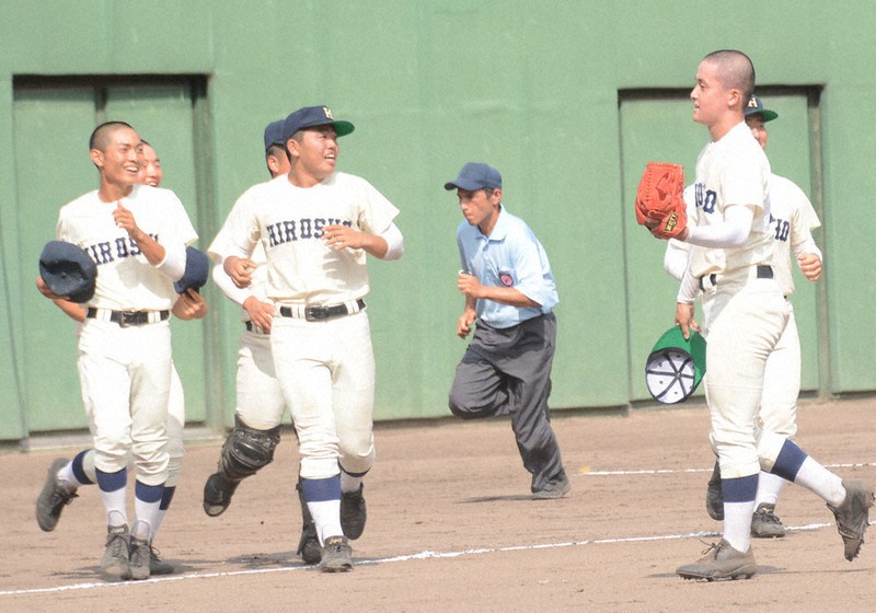 夏の高校野球・独自大会:広島商、有終のV 投打かみ合い広陵降す /広島 毎日新聞 夏の高校野球・独自大会:広島商、有終のV 投打かみ合い広陵降す /広島 毎日新聞
