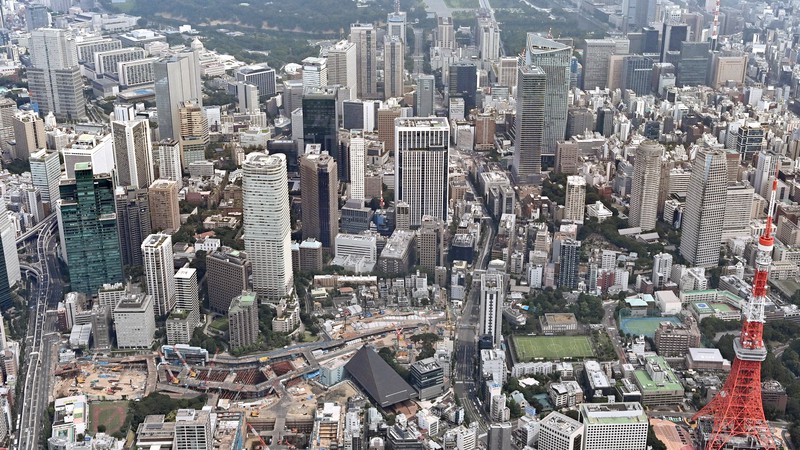 2012年12月に始まった景気拡大は戦後最長とならなかった=東京都港区で2020年8月9日、本社ヘリから竹内紀臣撮影