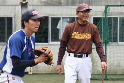 2020センバツ交流試合：国士舘 父の背中追いコーチに 永田