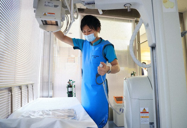 検証プラス 新型コロナ 患者集約 院内感染防ぐ 東京 聖路加国際病院の 第１波 毎日新聞