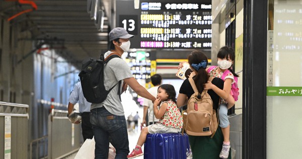 お盆に座れるなんて初めて 閑散uターン 東海道新幹線自由席30 以下 毎日新聞