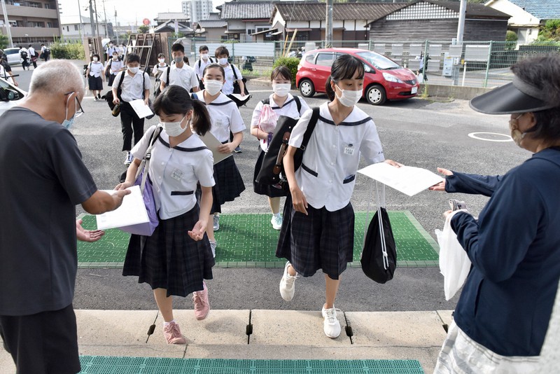 36日間のはずが 短い夏休み終わる 北九州市など授業再開 毎日新聞