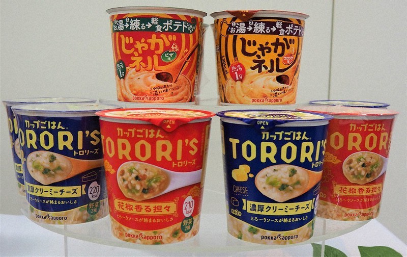 ポッカサッポロフード&ビバレッジの新商品「じゃがネル」と「トロリ~ズ」=同社提供