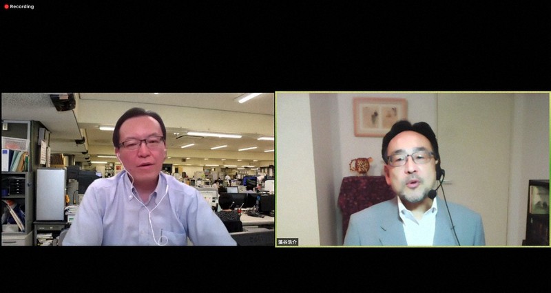 藻谷浩介さん(右)と斉藤信宏・毎日新聞編集編成局次長