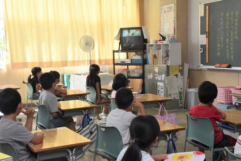 新型コロナ 一足早く小中学校再開 夏休みの思い出胸に 秋田 秋田 毎日新聞