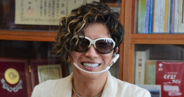 Gacktさんが沖縄県に首里城復旧の支援金を寄付 全国ツアーのグッズ収益から 毎日新聞