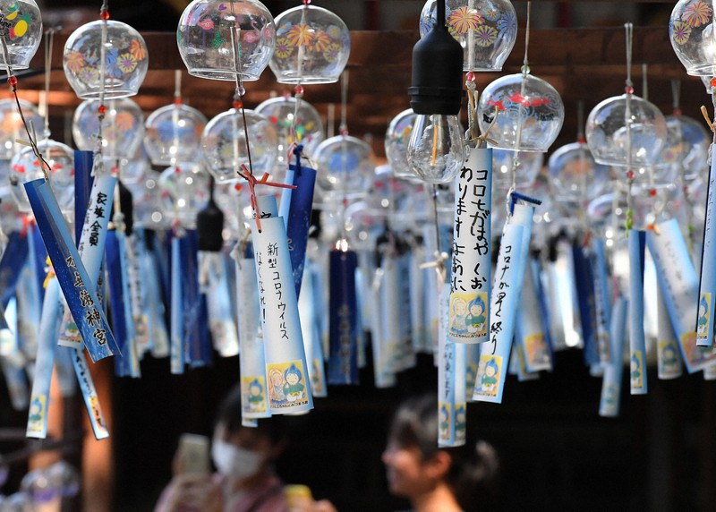 涼の音色、願い事とともに天まで 大阪・水無瀬神宮で風鈴800個 | 毎日新聞