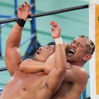 プロレス 新日本が神宮大会 ムタとニタの電流地雷爆破戦以来、21年ぶり