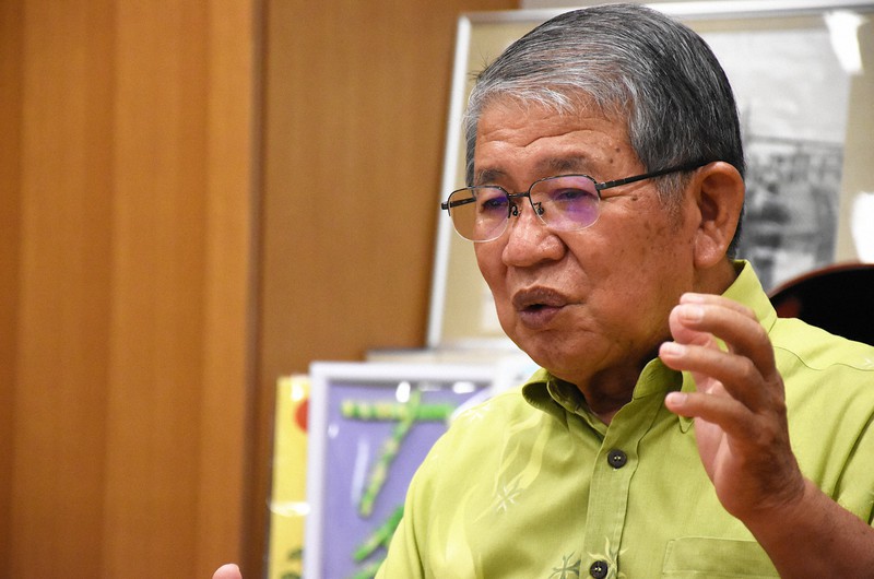 赤嶺政賢氏=須藤孝撮影