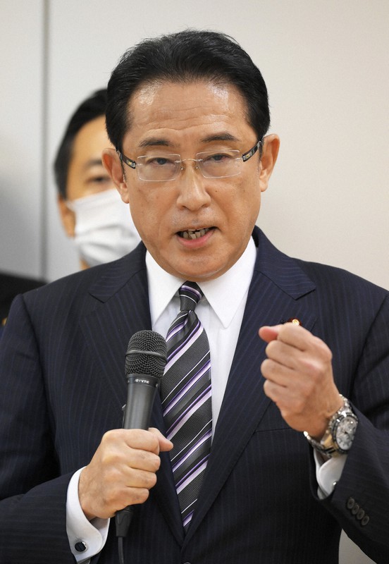 派閥の総会で自民党総裁選への出馬を表明する岸田文雄政調会長=東京都千代田区の宏池会事務所で2020年9月1日午後2時38分、手塚耕一郎撮影