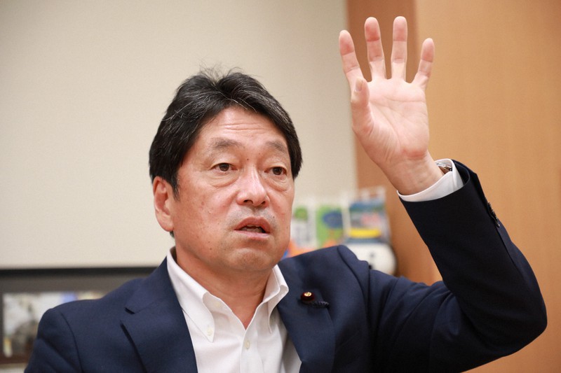 小野寺五典氏=岡本同世撮影