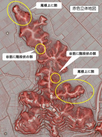 安土城北側 船着き場や蔵も 人工平坦地 郭 4カ所判明 滋賀 毎日新聞