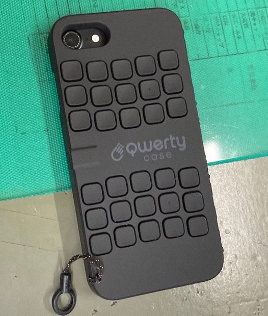 ユニバ・リポート：スマホもフルキーボードで文字入力スイスイ 