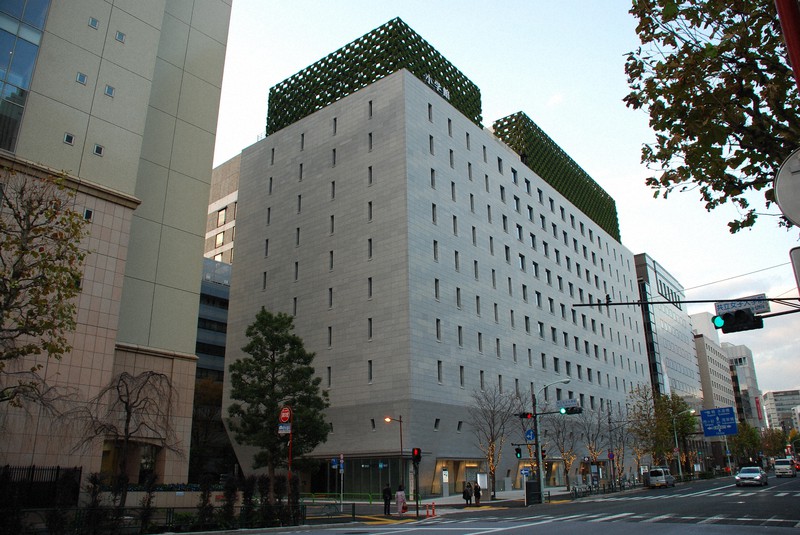 小学館の本社ビル「小学館ビル」=東京都千代田区一ツ橋2で2018年12月、本橋和夫撮影