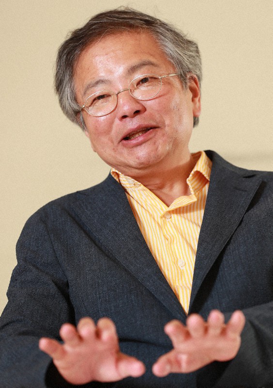 対談する現代史家の大木毅氏=東京都千代田区で8月8日、玉城達郎撮影