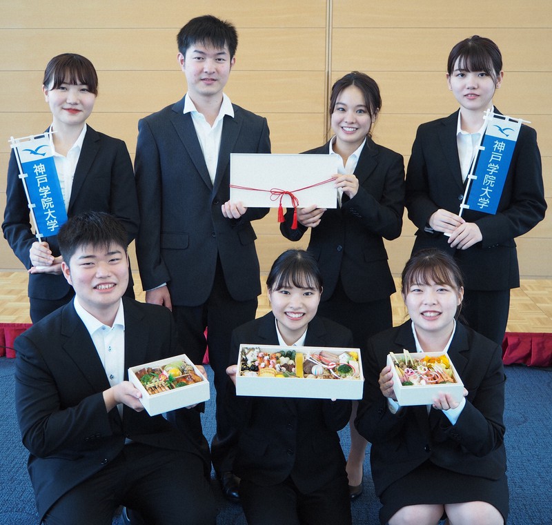大学倶楽部 神戸学院大 栄養学部生が百貨店 食品会社と協力して おせち 完成 毎日新聞