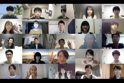 国際経営学部と国際情報学部の交流会に参加した学生たち