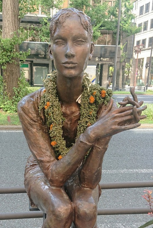 水辺の花と女性のブロンズ製彫刻プレート☆銘入り アクセサリープレート Bronze Frog Statue Water Fountain for Garden Decoration