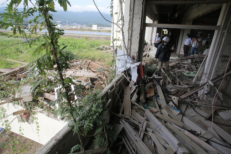 東日本大震災10年へ 校舎は震災当時のまま 岩手 陸前高田 震災遺構の旧気仙中学校 写真特集1 11 毎日新聞