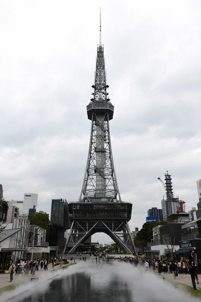 眼下に広がる景色に歓声 名古屋のシンボル「テレビ塔」が新装オープン
