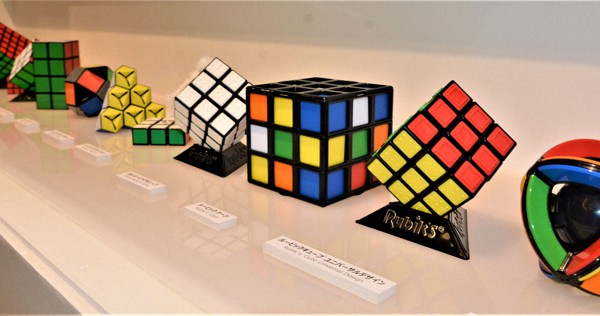 経済：世界最小のルービックキューブ販売へ 各辺9.9ミリで19万8000円