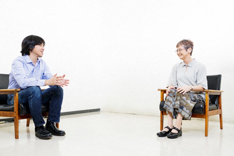 対談する森健さん(左)とNPO法人発達保障研究センター常務理事の中村尚子さん=東京都千代田区で7日、吉田航太撮影