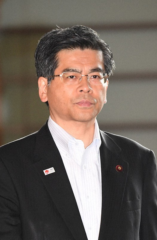 石井啓一氏