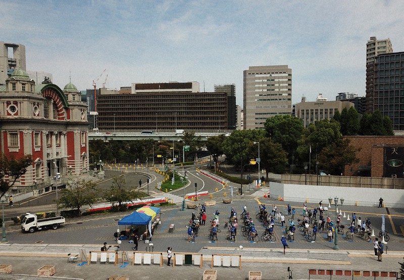 50人が大阪市中心部を駆け抜けた第15回御堂筋サイクルピクニック=御堂筋サイクルピクニッククラブ提供