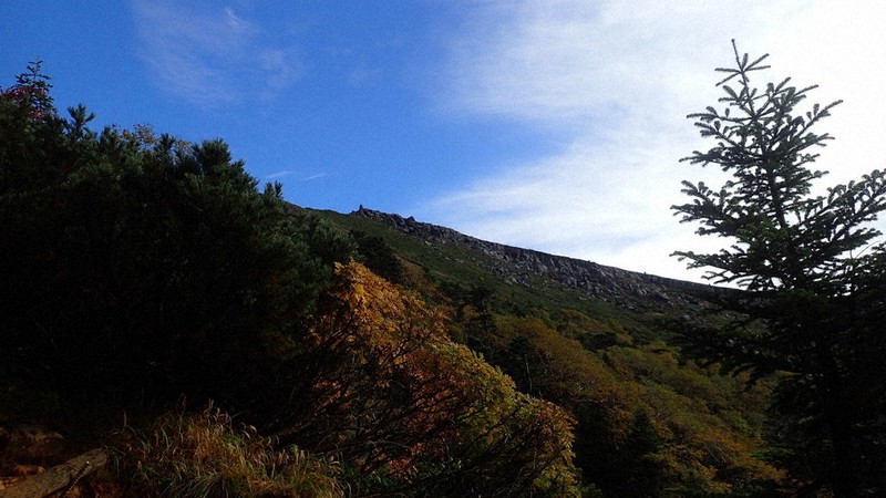硫黄岳の山頂が見え始めた頃=筆者撮影