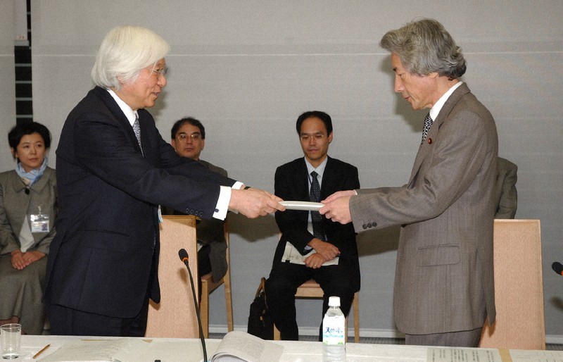 今、皇室に思うこと：皇位継承の安定化、コロナで遠のく？ 元内閣官房