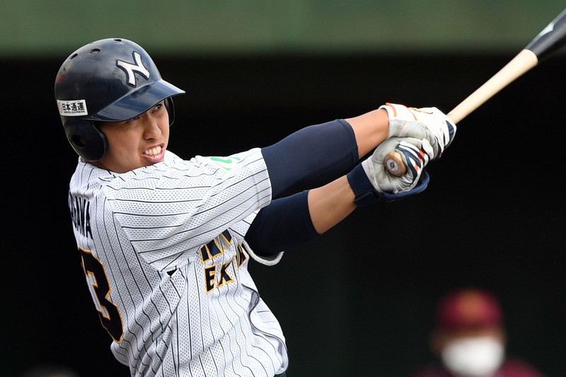 【YBC柏-日本通運】六回裏日本通運2死、北川が右越え満塁本塁打を放つ=埼玉県営大宮公園野球場で2020年10月6日、北山夏帆撮影