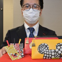 ディズニーと京都の伝統工芸がコラボ 14社がキャラクター商品開発 写真特集3 10 毎日新聞