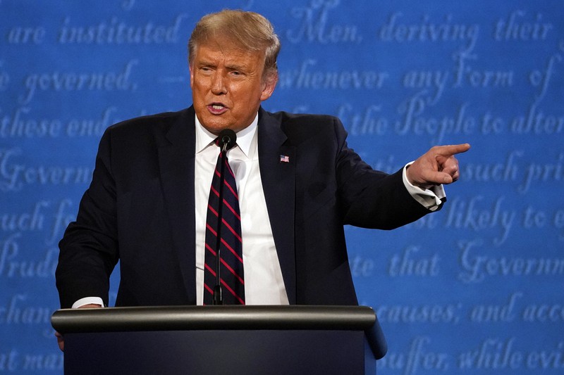 第1回テレビ討論会に臨むトランプ大統領=2020年9月29日、AP