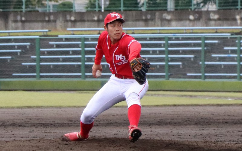 5番手として登板して1回を無失点に抑えたトヨタ自動車東日本の快速右腕・鷹羽信貴=2020年10月9日、高橋秀明撮影