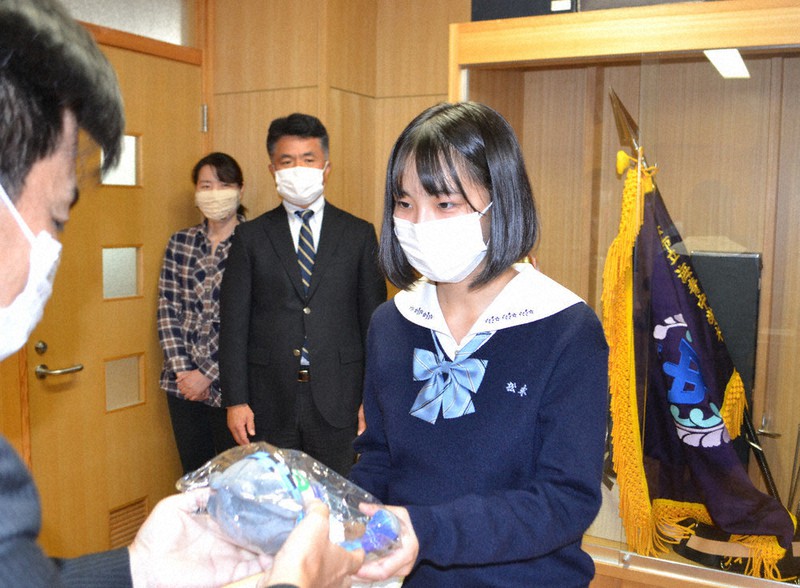 全日本水作文コン 唐津市立海青中 松永梨奈さん 入選 海の環境保全訴える 佐賀 毎日新聞