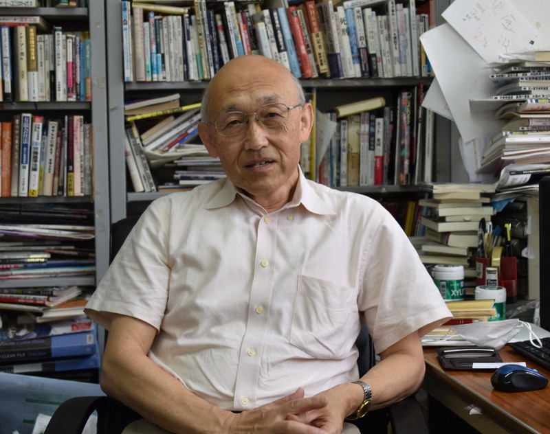 月刊誌「創」編集長の篠田博之さん=東京都新宿区で2020年10月8日午前11時43分、五味香織撮影