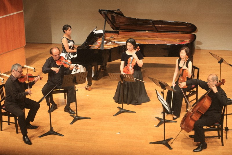 きのくに音楽祭で演奏されるベートーベン自筆楽譜のロシア民謡=和歌山市西高松の県立図書館で2020年10月10日、山本芳博撮影