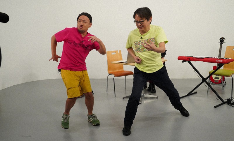 マキタスポーツ(左)とスージー鈴木