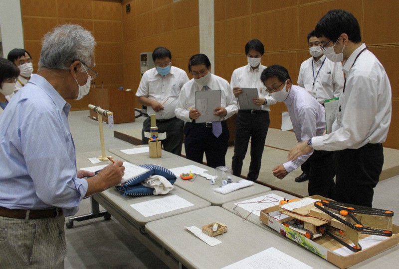 県児童生徒発明工夫展 コロナ意識の作品目立つ 知事賞に稲荷菫さん 愛媛 毎日新聞