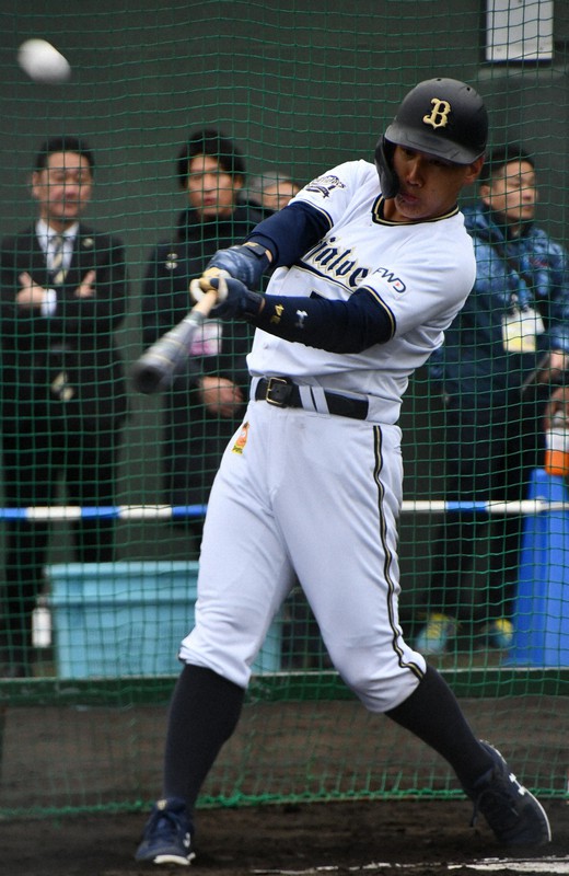 Ball Story 初の首位打者へ オリックス 吉田正尚 フルスイングと選球眼の原点 毎日新聞