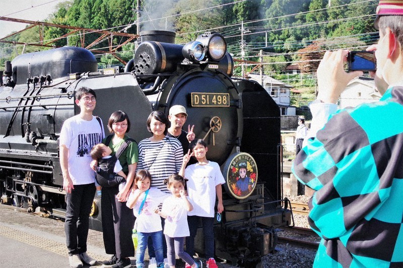 群馬に「鬼滅の刃」コラボSL 禰豆子が車窓に | 毎日新聞