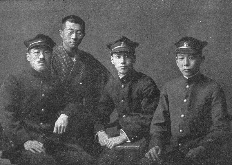 東京帝国大学時代の(左から)久米正雄、松岡譲、芥川龍之介、成瀬誠一