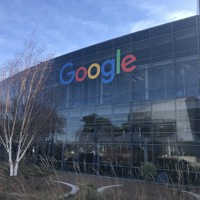 米IT大手グーグル本社＝米カリフォルニア州マウンテンビューで2020年2月、中井正裕撮影