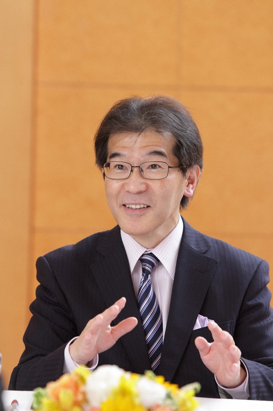 琉球大の益崎裕章教授=本人提供