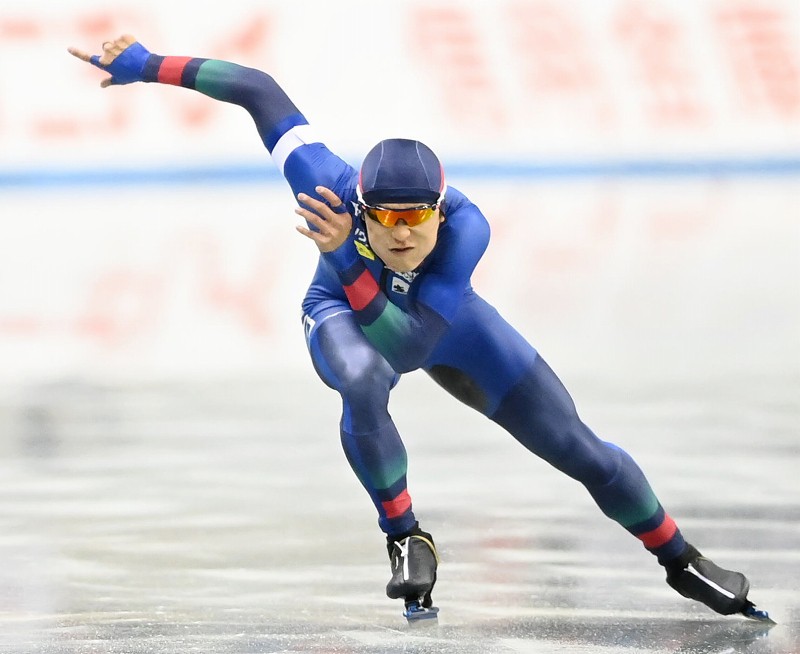 スピードスケート 距離別選手権 [写真特集10/18] | 毎日新聞