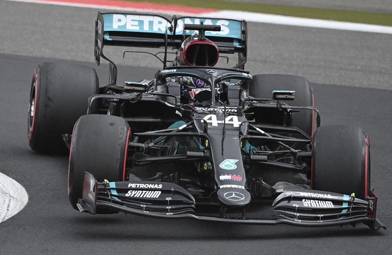 差別に立ち向かうf1ドライバー 絶対王者ハミルトンが挑む 皇帝超え 毎日新聞