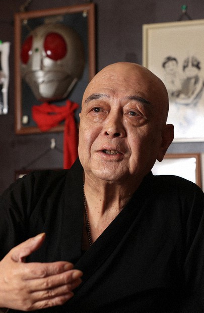 くらしナビ・ライフスタイル：仮面ライダーのあけぼの／下 変身