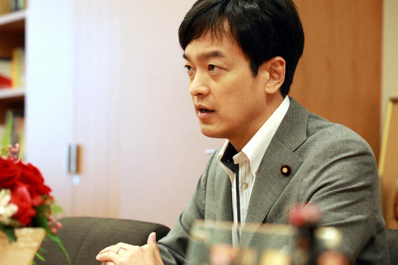 宮路拓馬氏=岡本同世撮影
